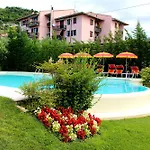 Romantic Hotel