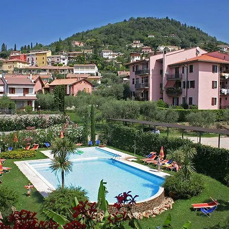 Romantic Hotel