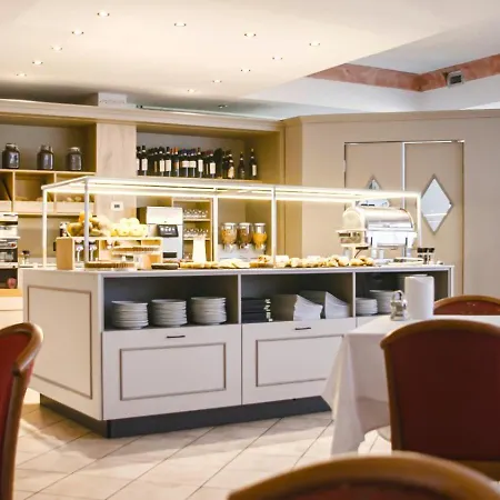 Romantic Hotel