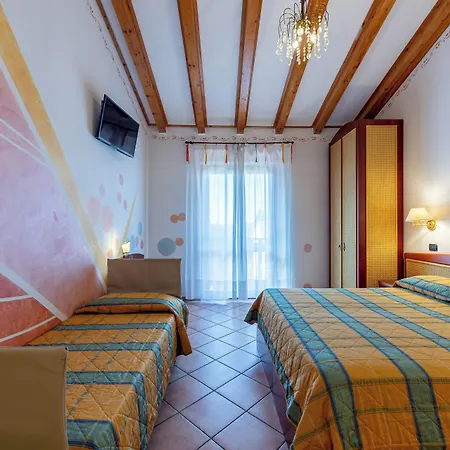 Romantic Cavaion Veronese