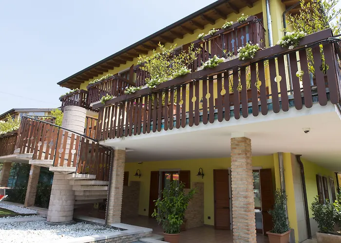 Romantic Cavaion Veronese